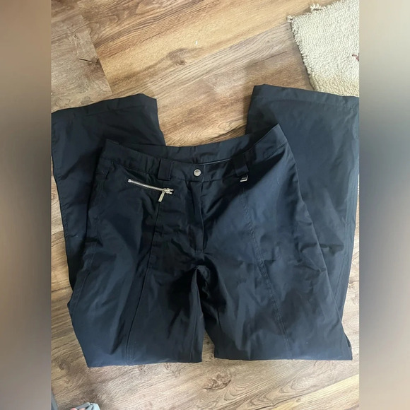Nils ladies ski pant size 8 regular. Built in gators. One tiny tear shown - Picture 9 of 16